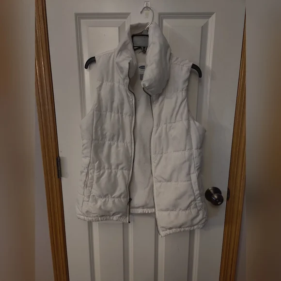 Old Navy Puffer Vest - Picture 1 of 2